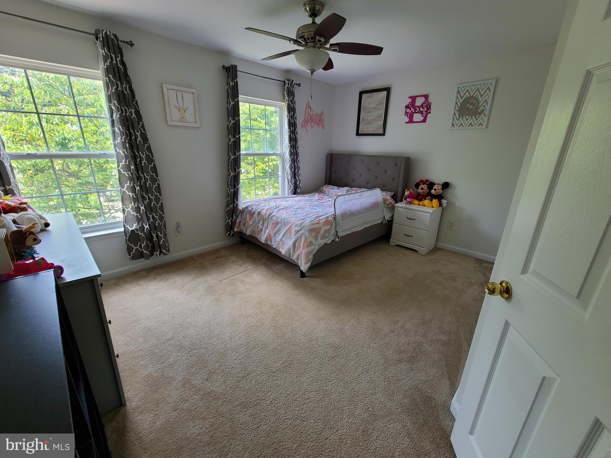 GRANDE VIEW PARK - Residential Lease