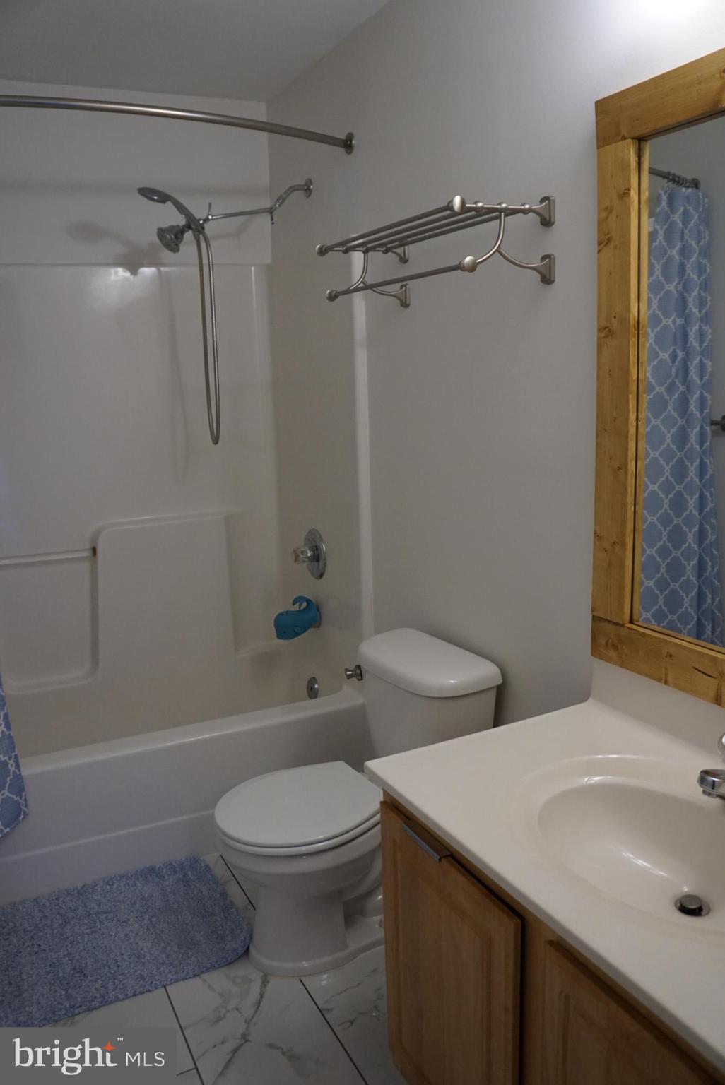 GRANDE VIEW PARK - Residential Lease