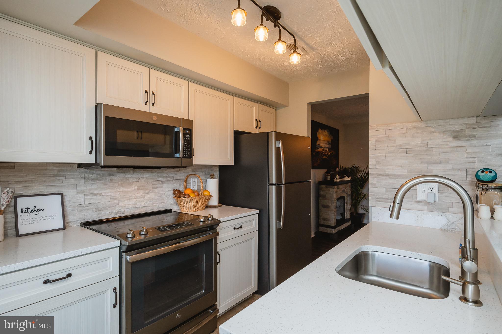 POND CONDOMINIUMS - Residential