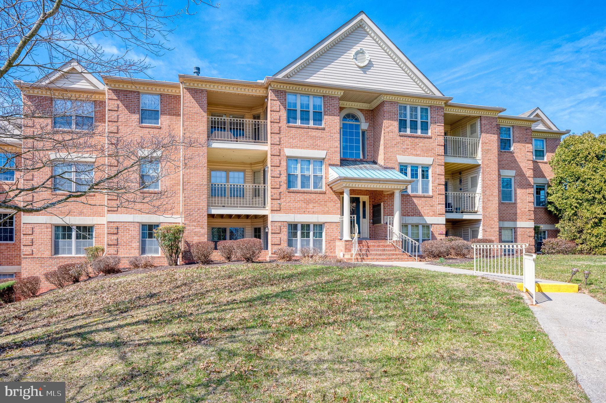 POND CONDOMINIUMS - Residential