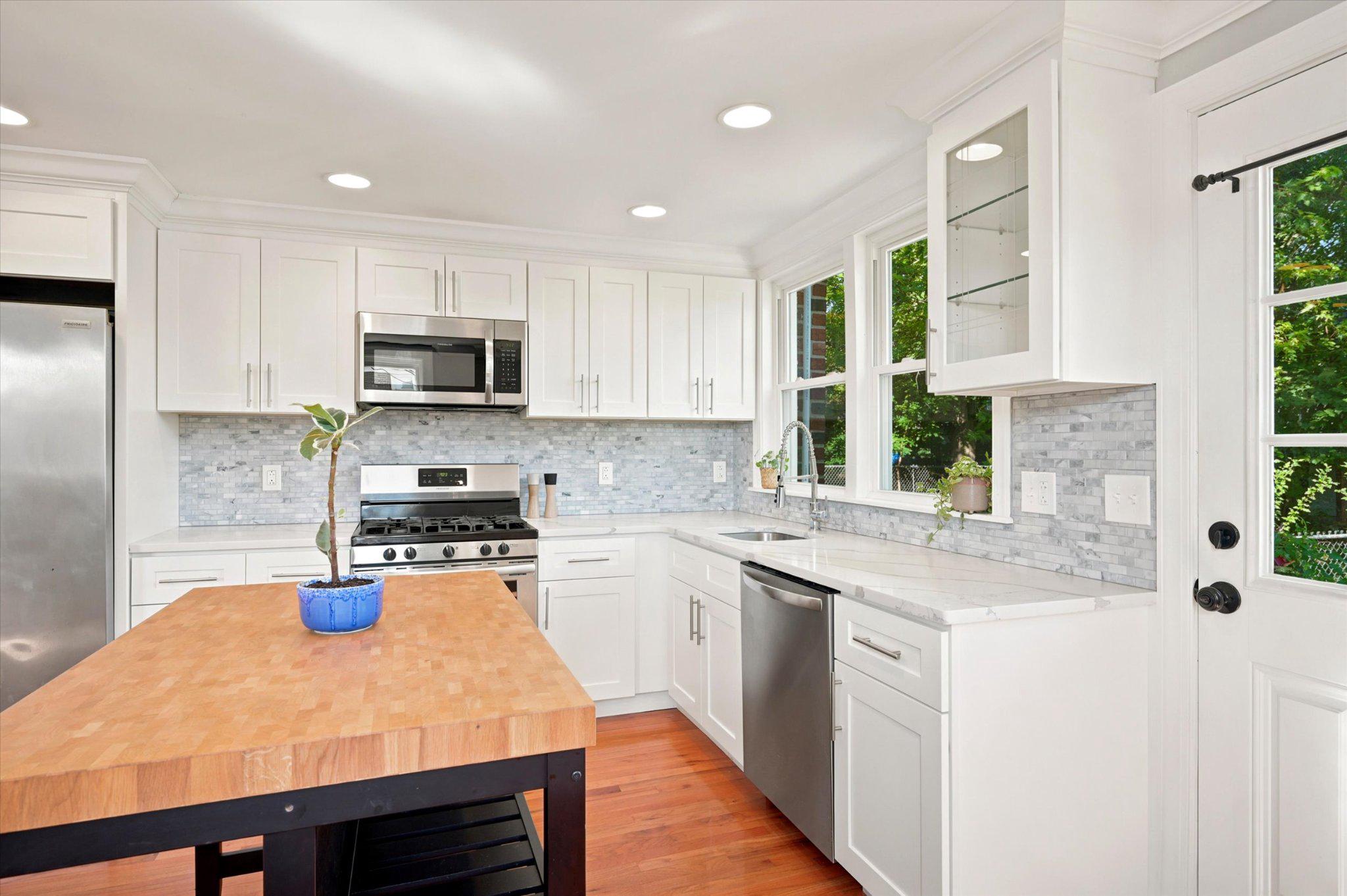 333 E PLEASANT