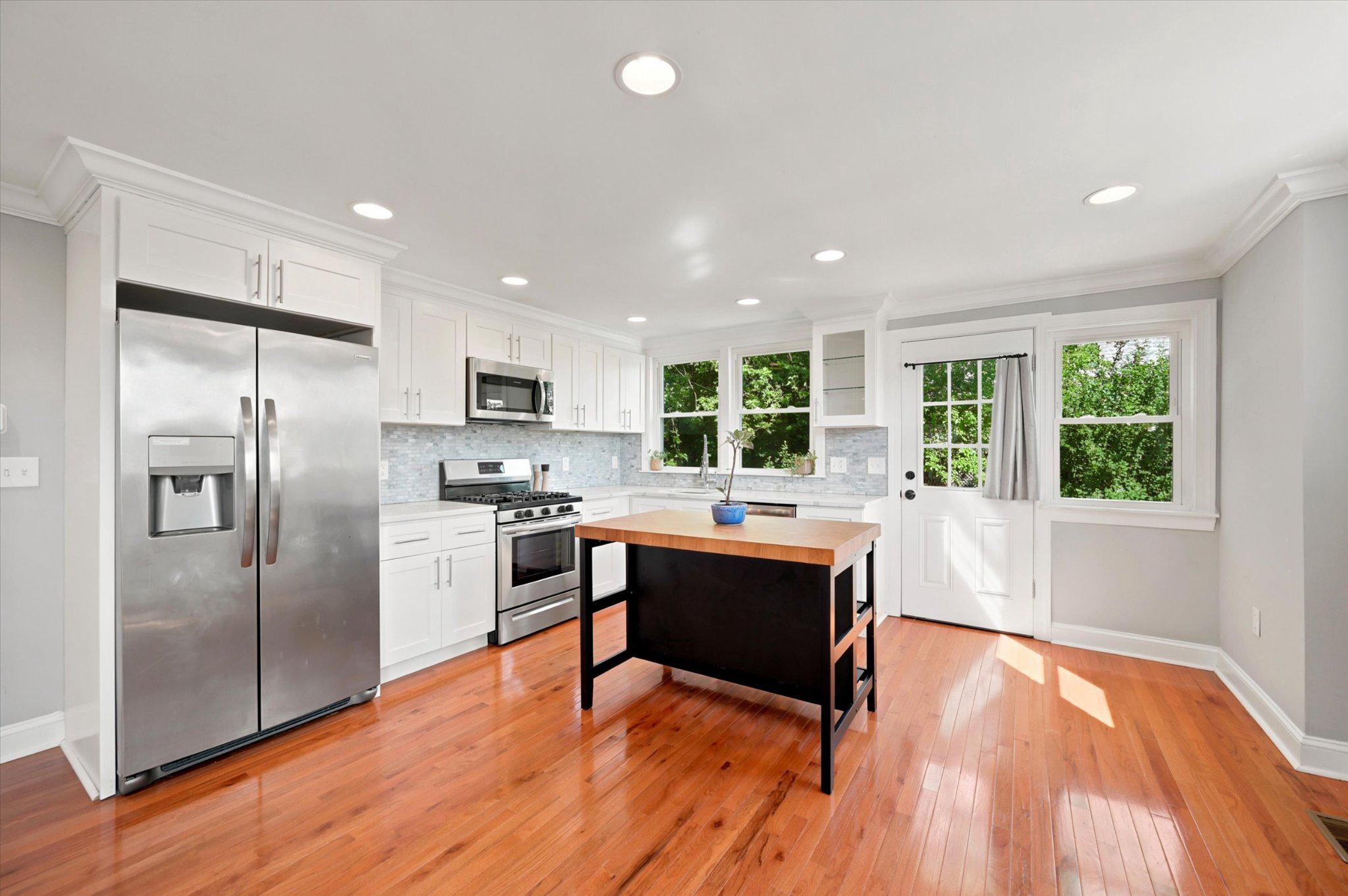 333 E PLEASANT