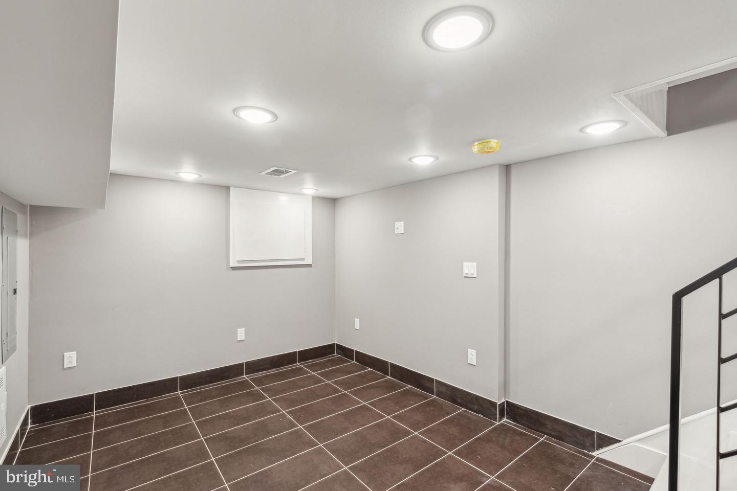 KENSINGTON - Residential Lease