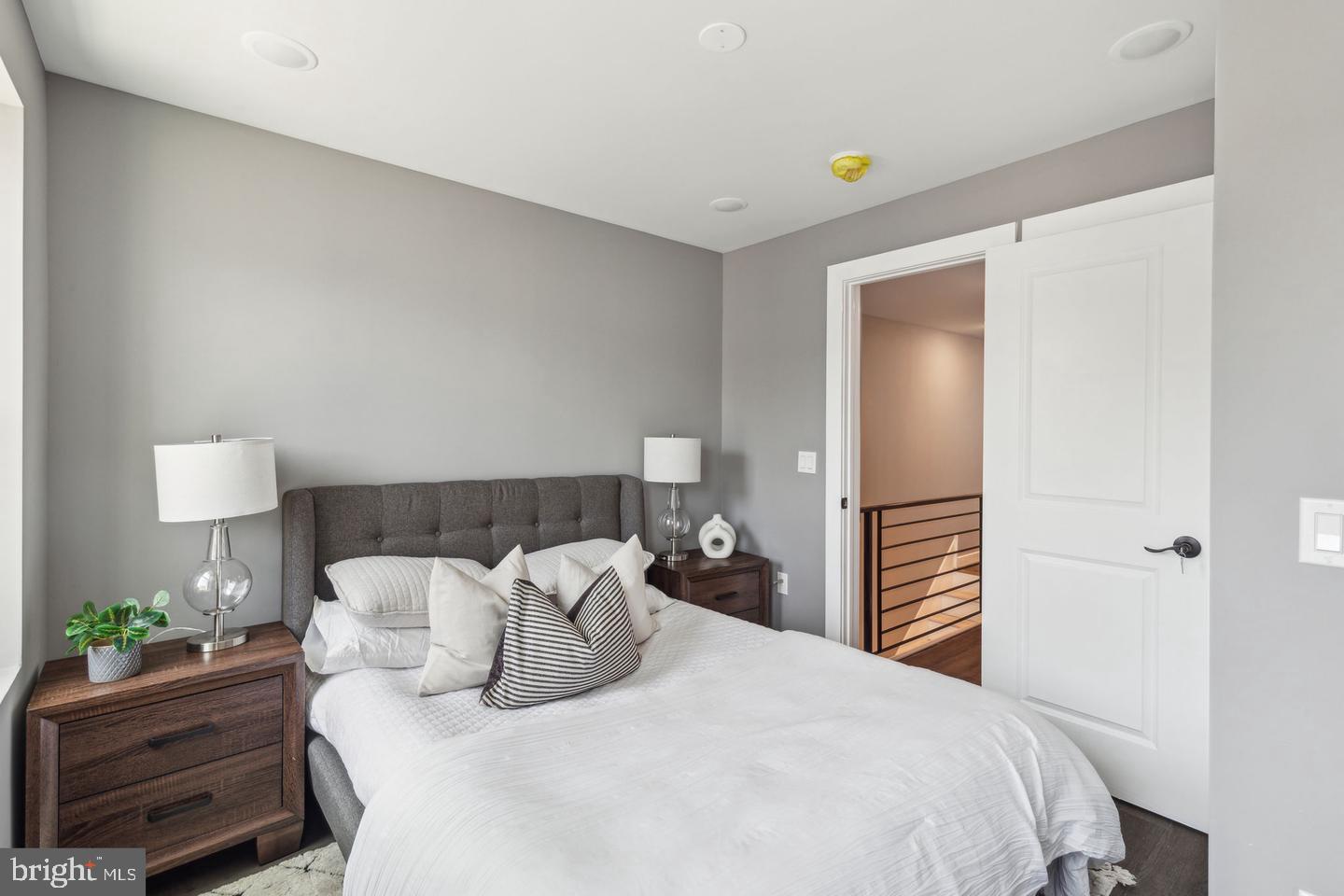 KENSINGTON - Residential Lease