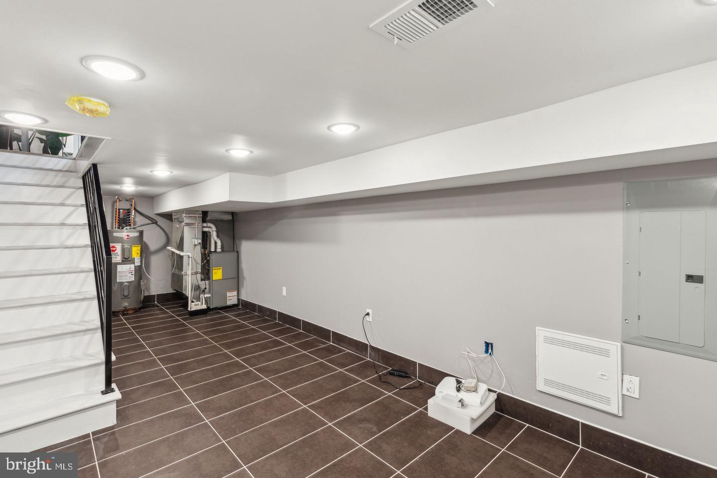 KENSINGTON - Residential Lease