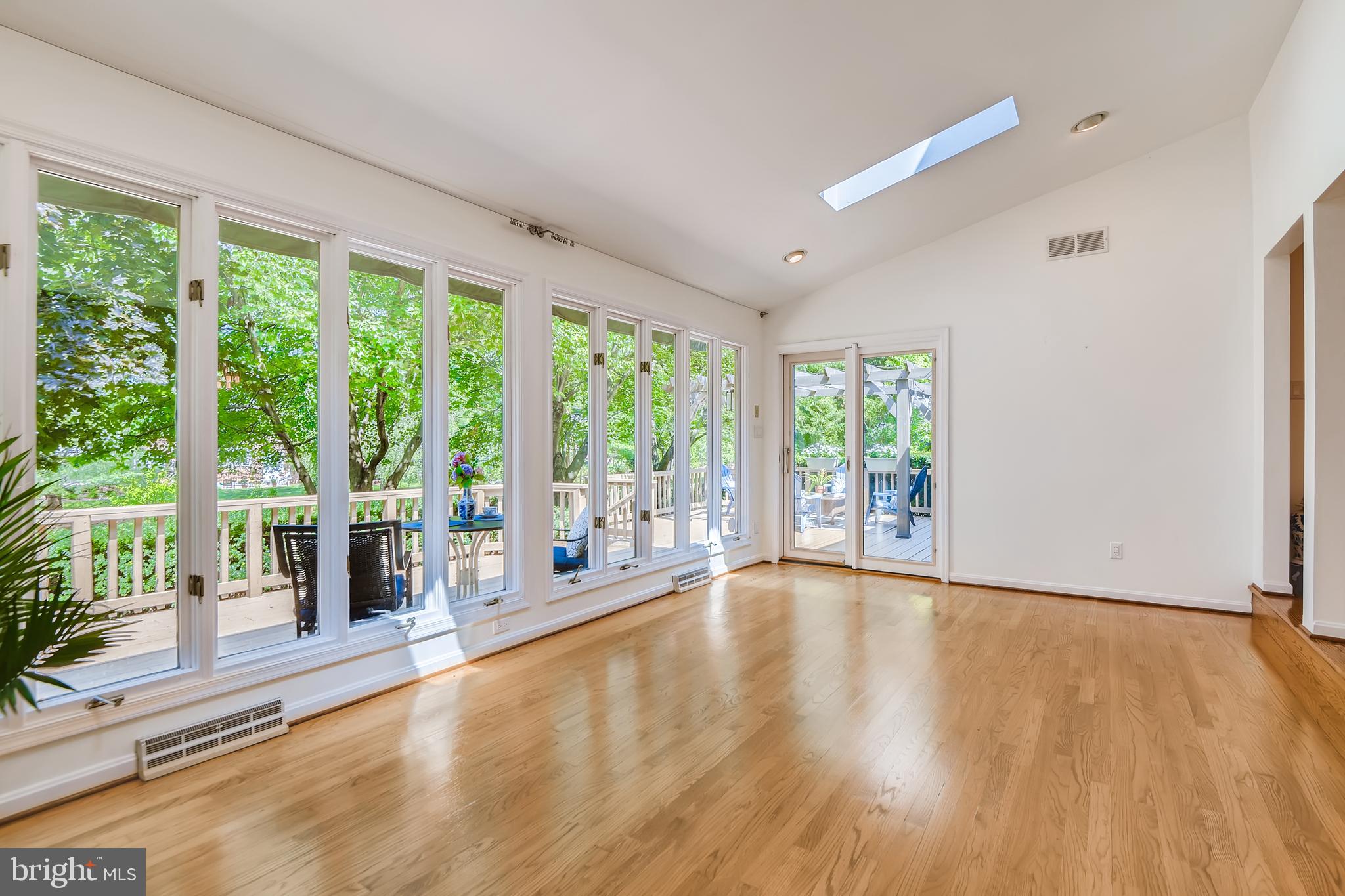 THE MEADOWS OF GREEN SPRING - Residential