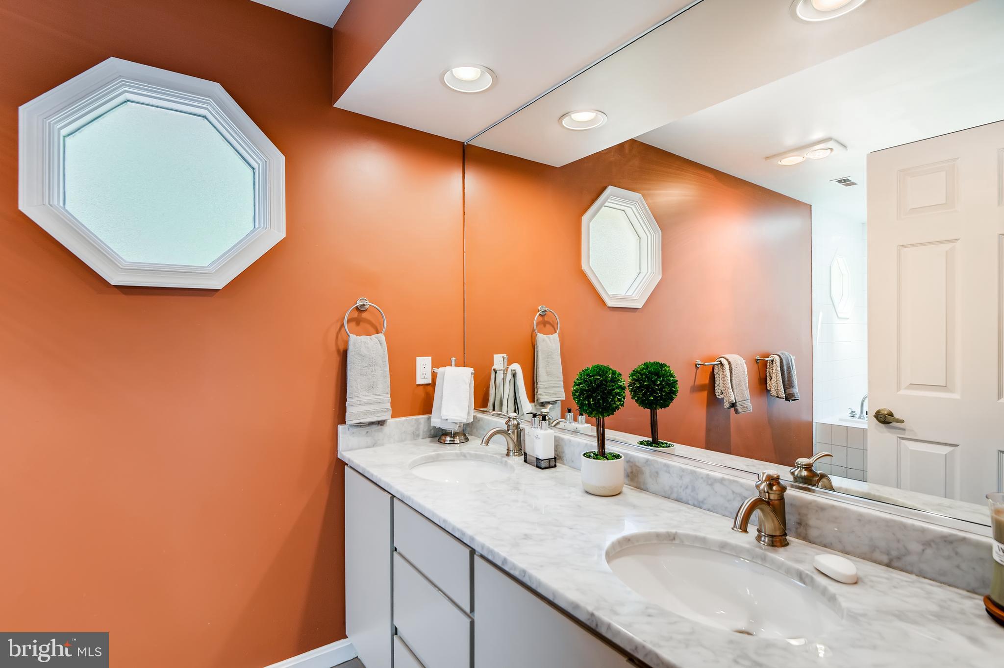 THE MEADOWS OF GREEN SPRING - Residential