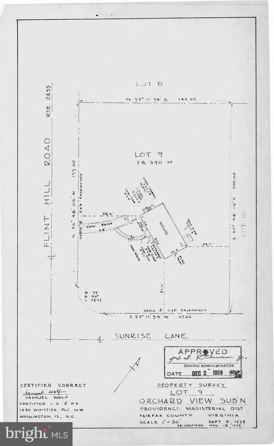 Main image without alt text