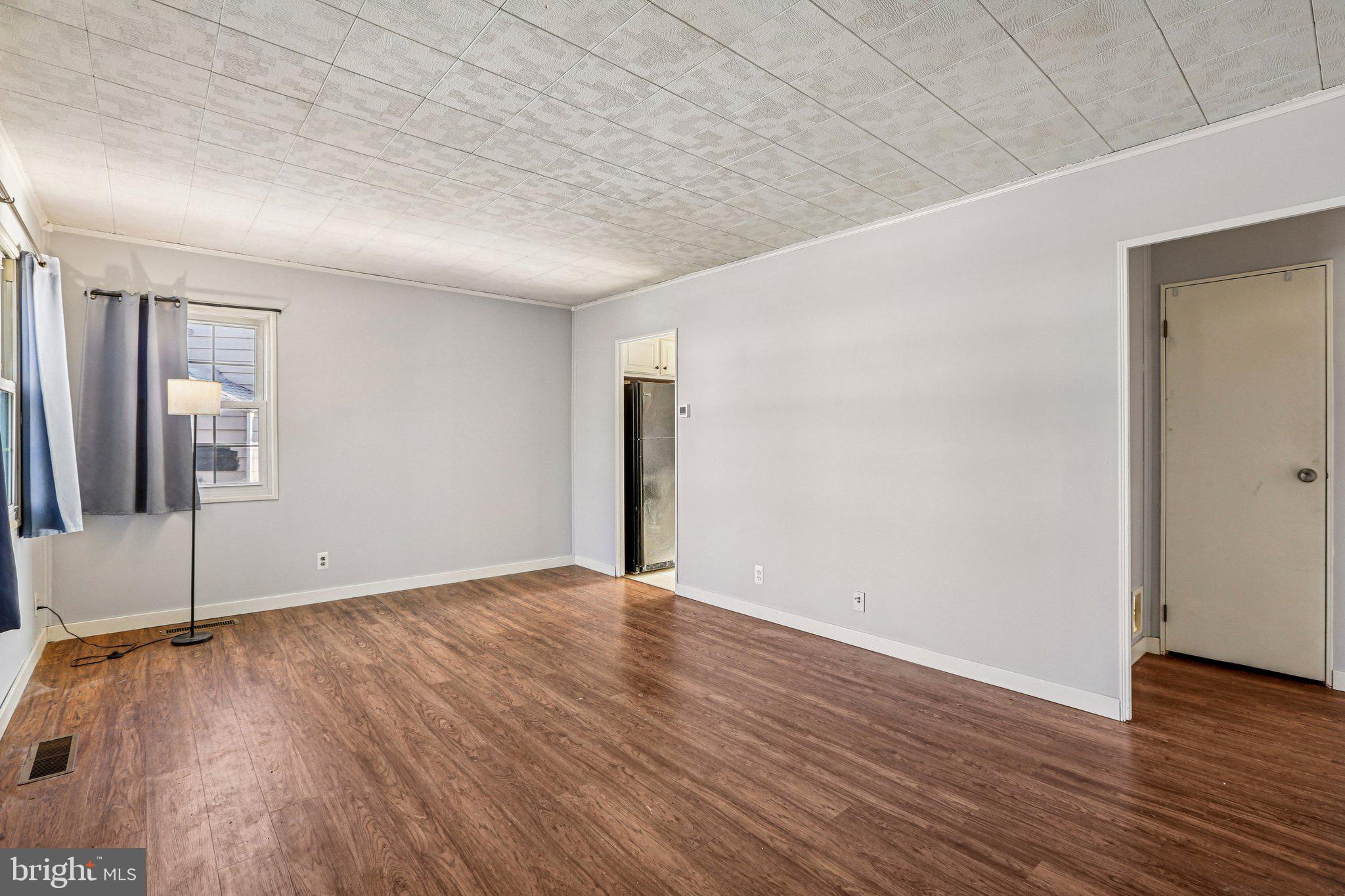 HAMPDEN GARDENS - Residential