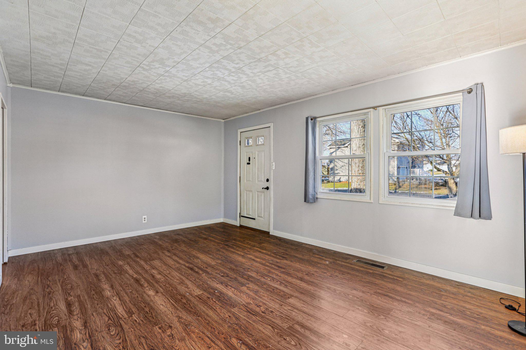 HAMPDEN GARDENS - Residential