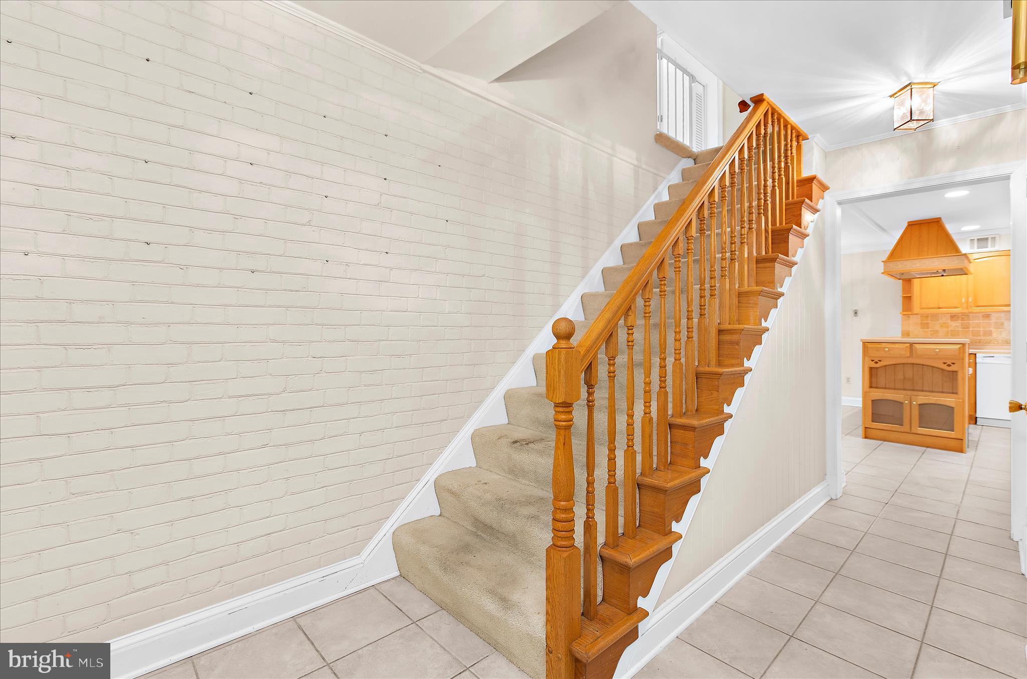 537 DEVONSHIRE COURT