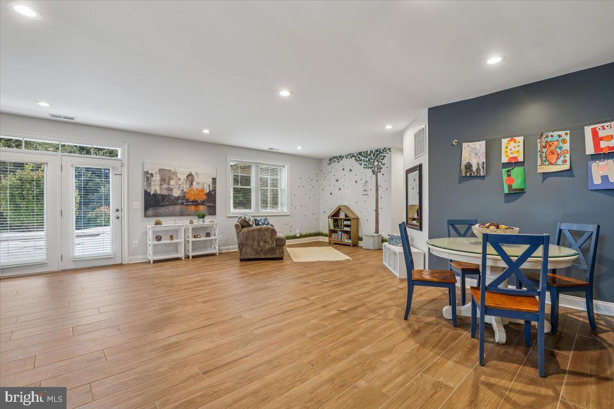 OAKCREST FARMS - Residential