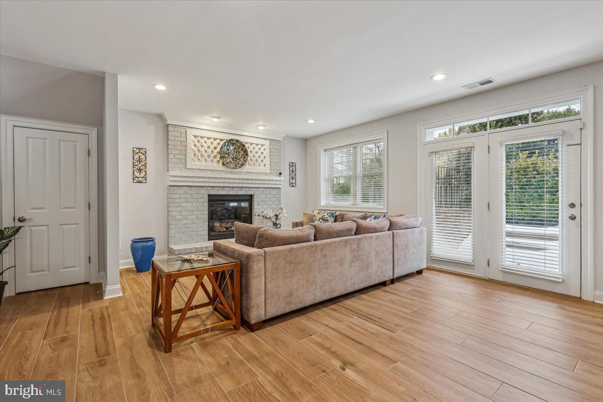 OAKCREST FARMS - Residential