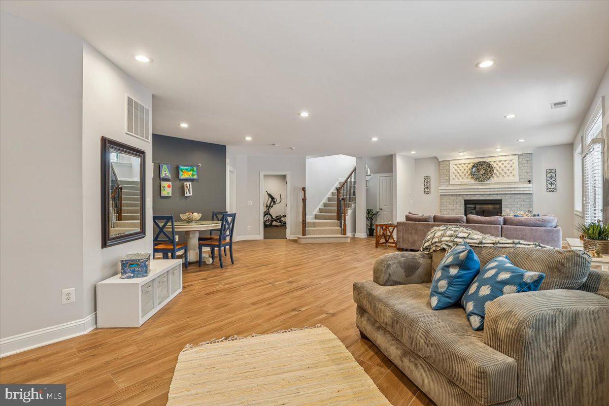 OAKCREST FARMS - Residential