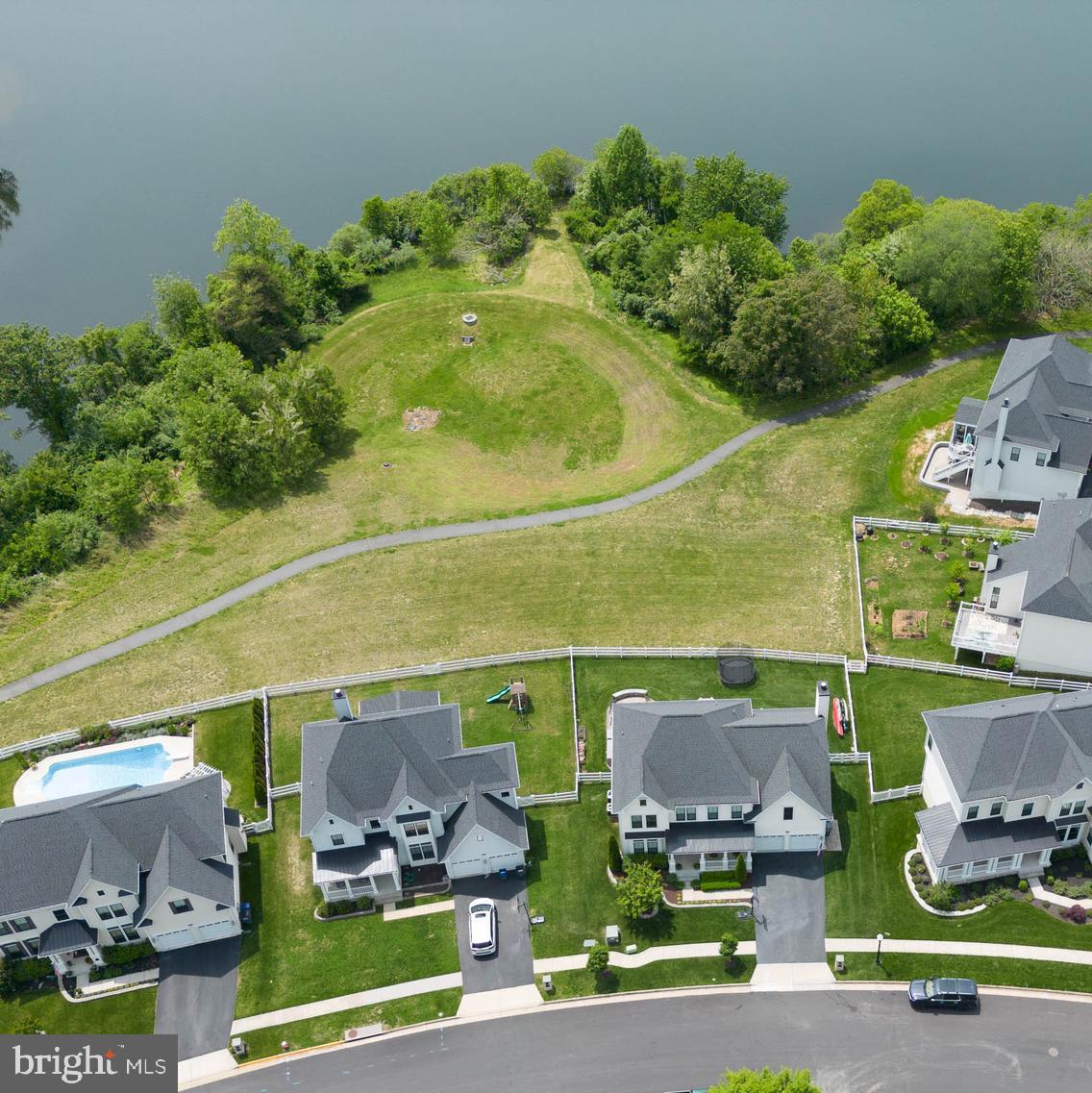 LAKE POINT ROUND HILL - Residential