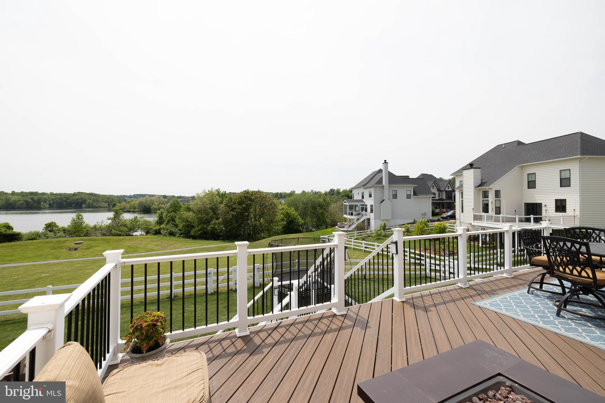 LAKE POINT ROUND HILL - Residential