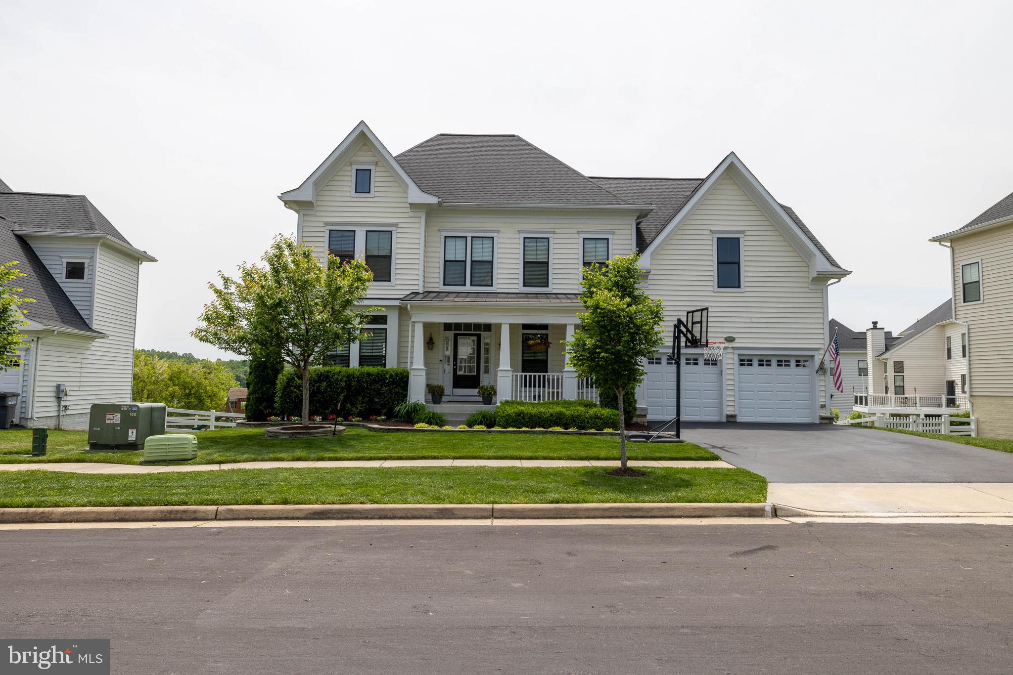 LAKE POINT ROUND HILL - Residential