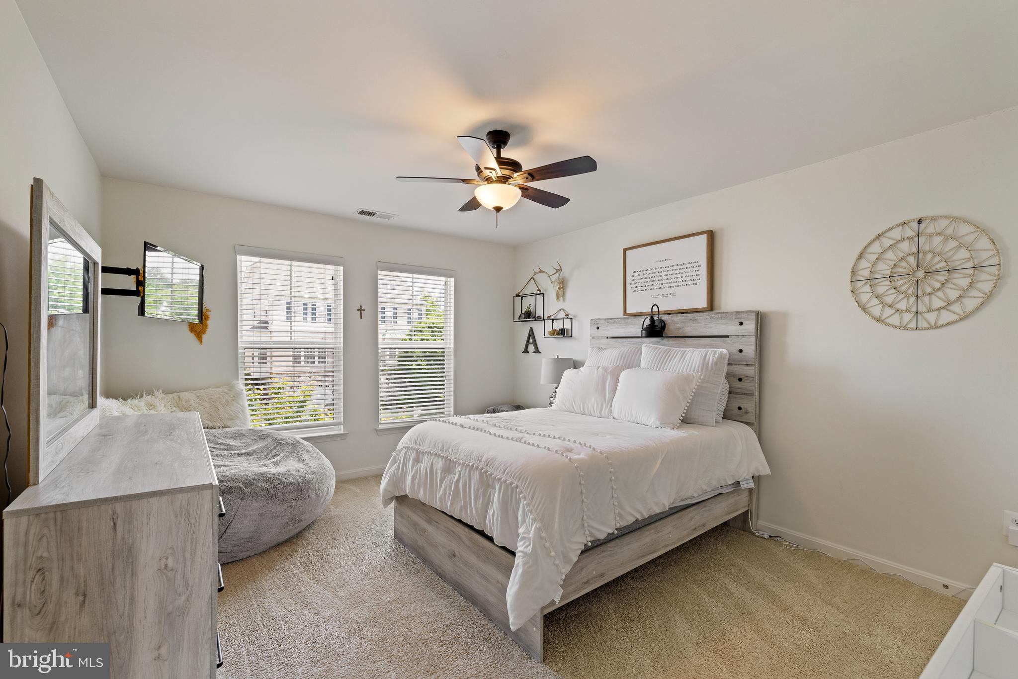 LAKE POINT ROUND HILL - Residential