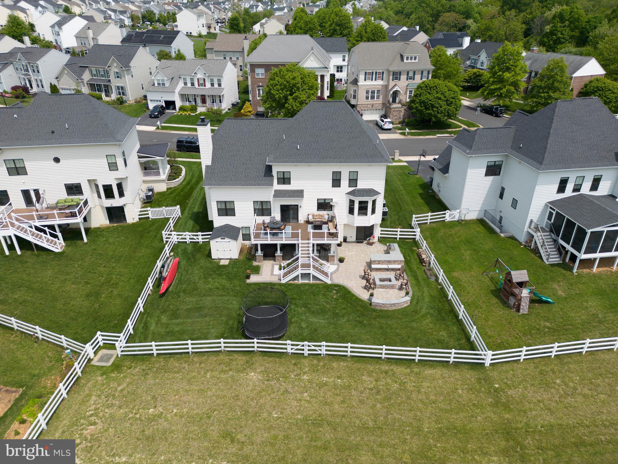 LAKE POINT ROUND HILL - Residential