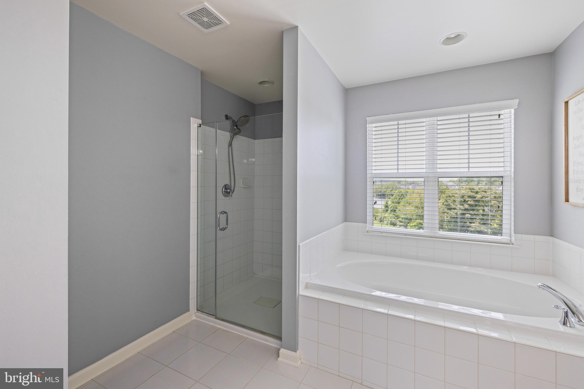 LAKE POINT ROUND HILL - Residential