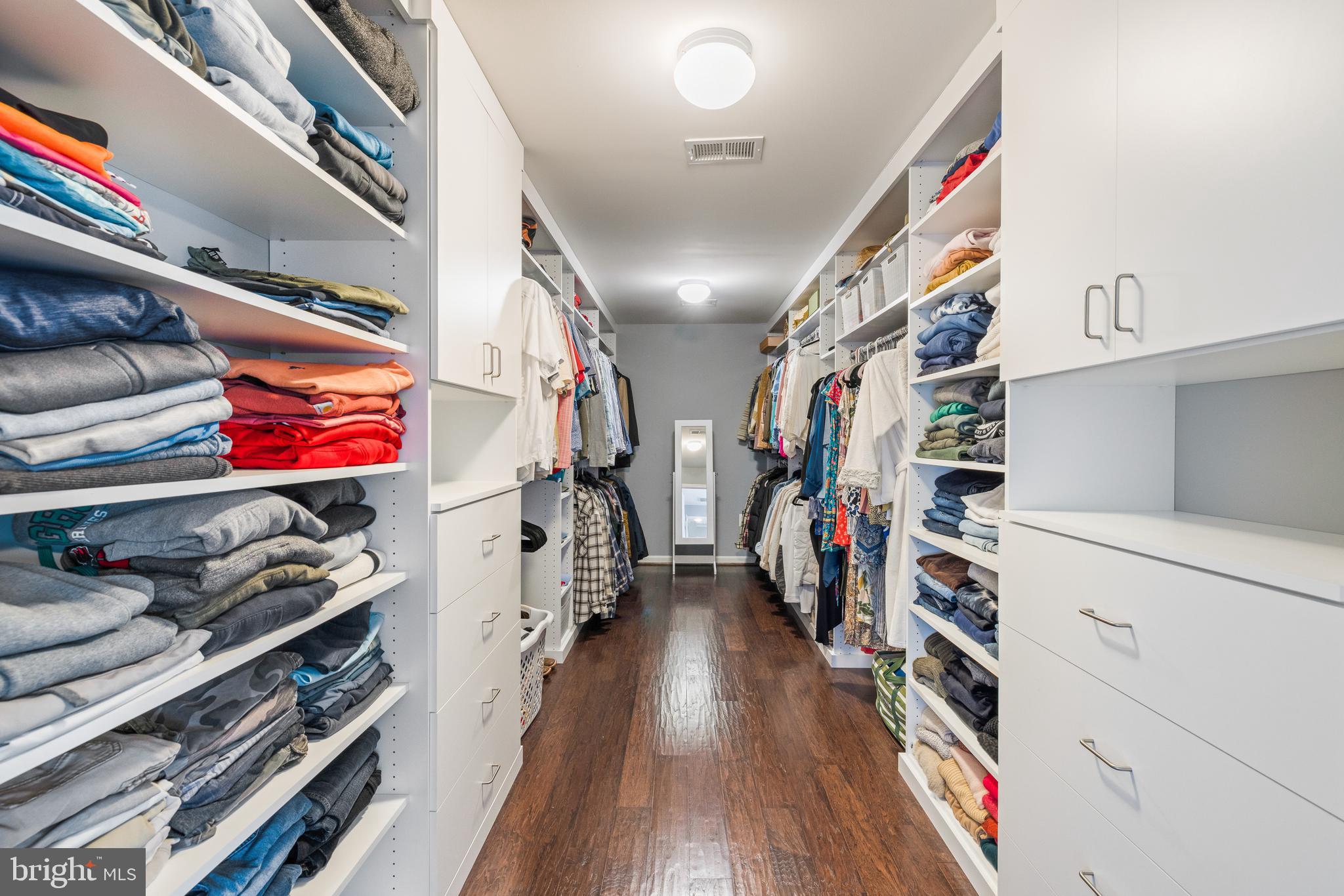 LAKE POINT ROUND HILL - Residential