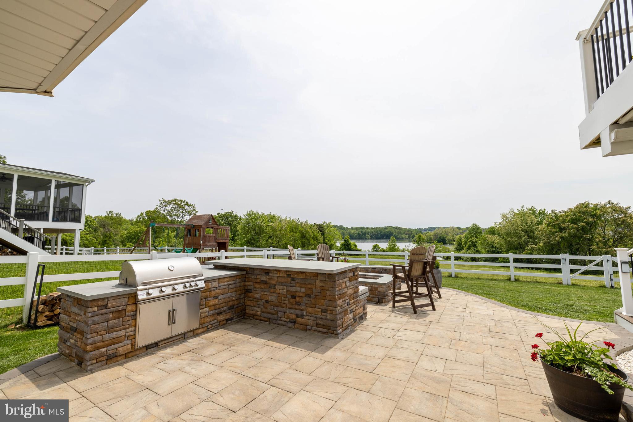 LAKE POINT ROUND HILL - Residential