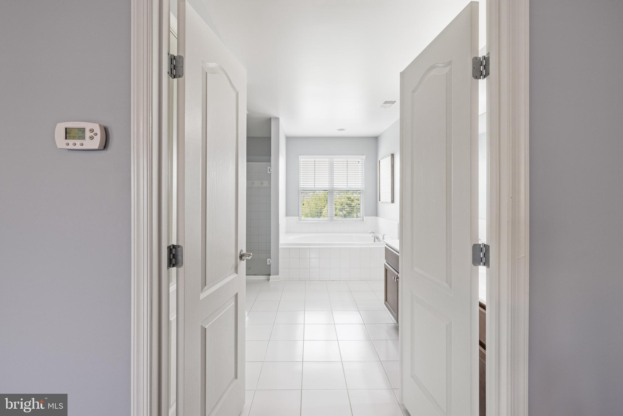 LAKE POINT ROUND HILL - Residential