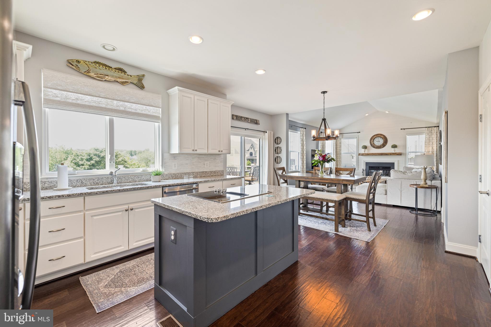 LAKE POINT ROUND HILL - Residential