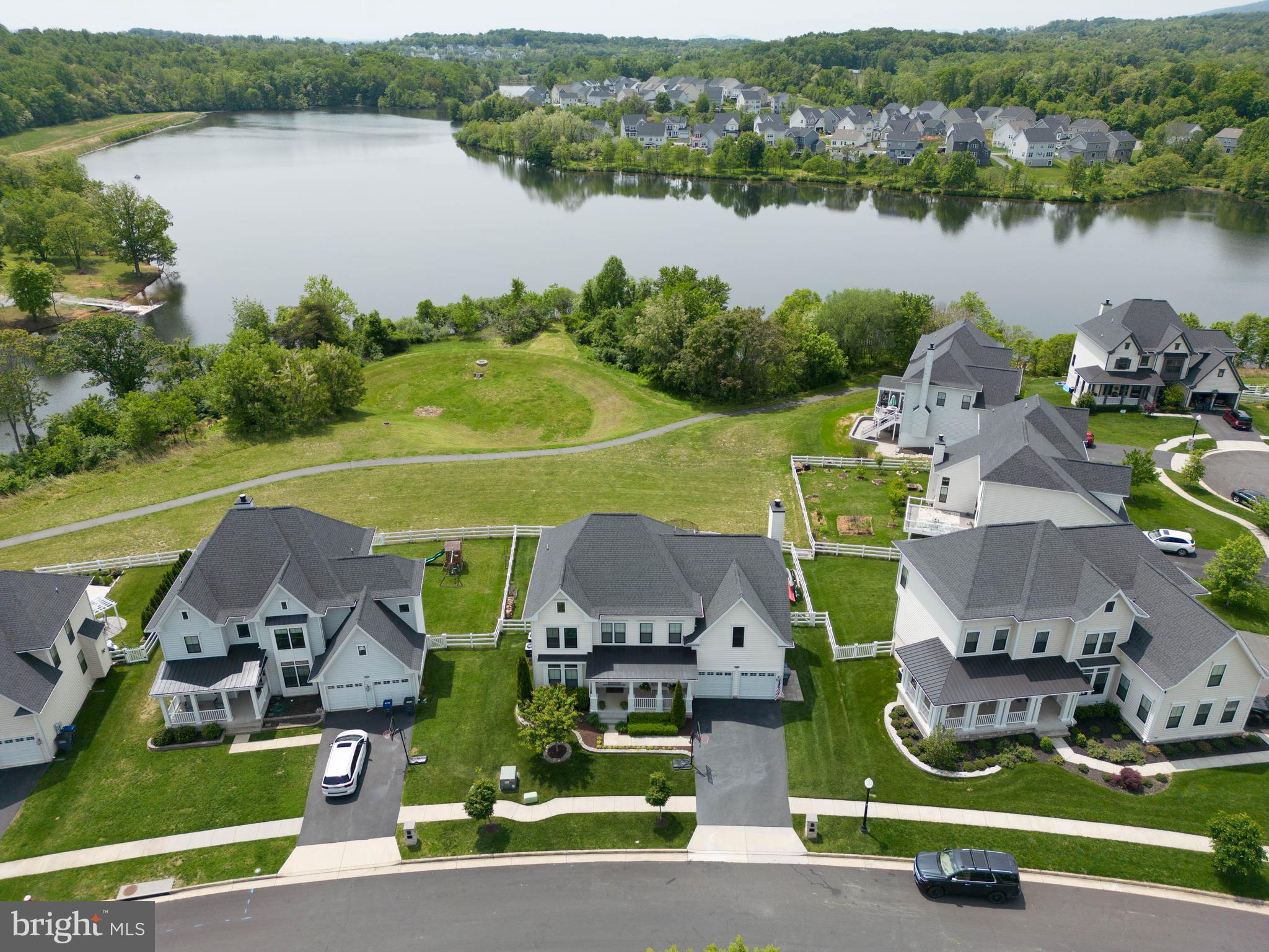 LAKE POINT ROUND HILL - Residential