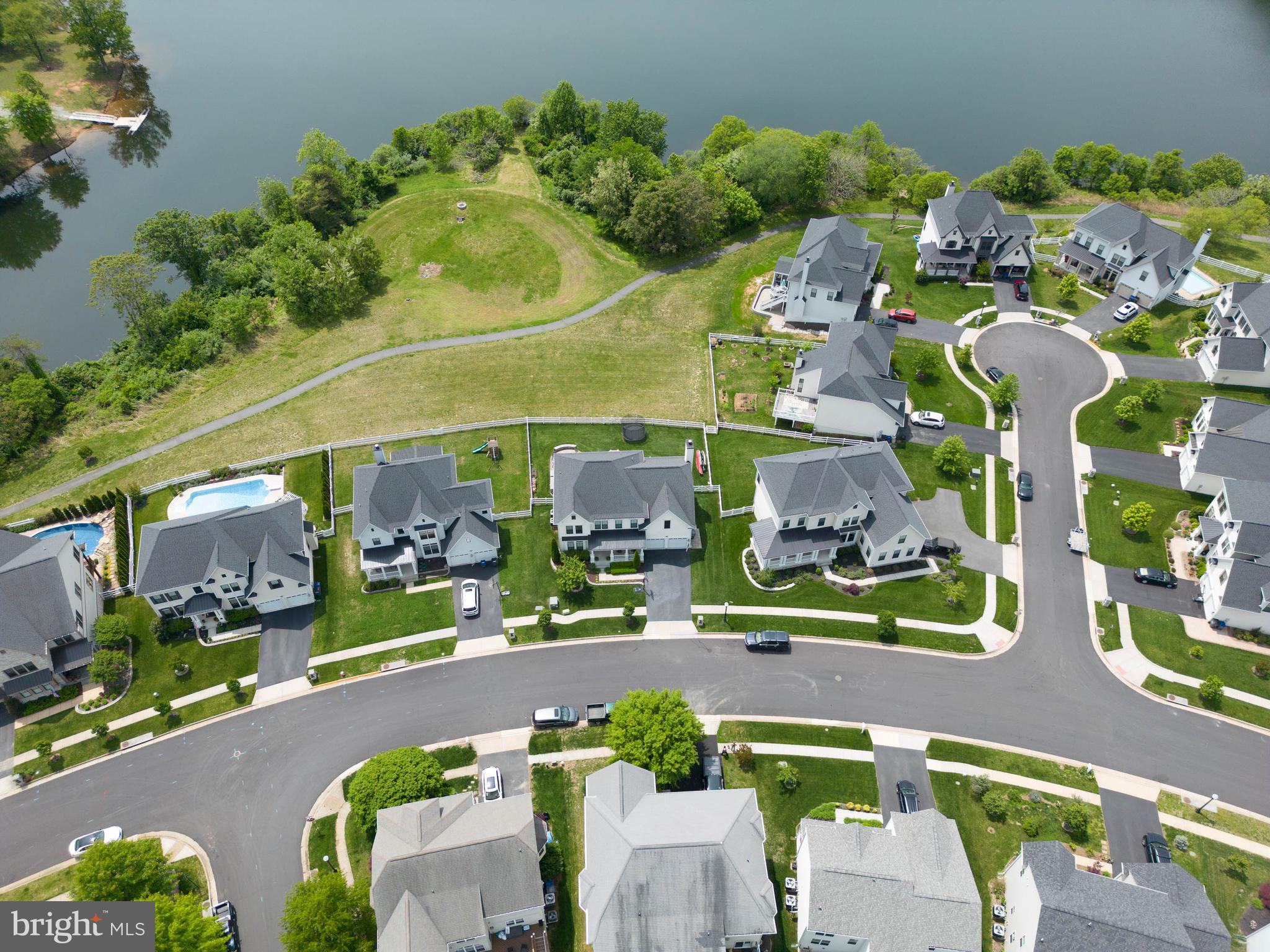 LAKE POINT ROUND HILL - Residential