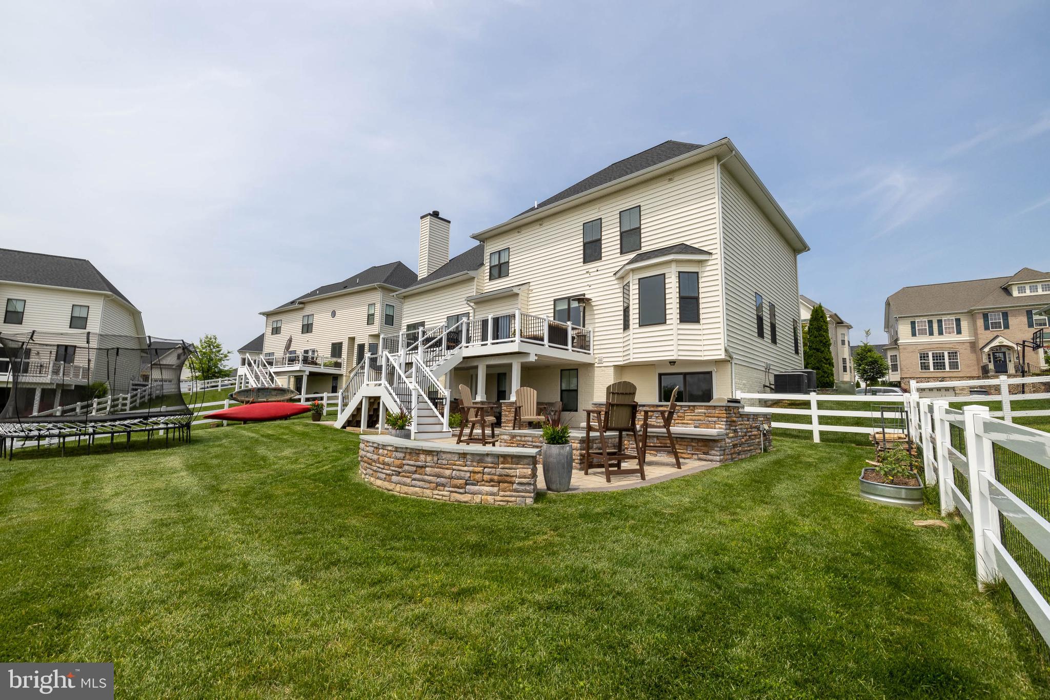 LAKE POINT ROUND HILL - Residential