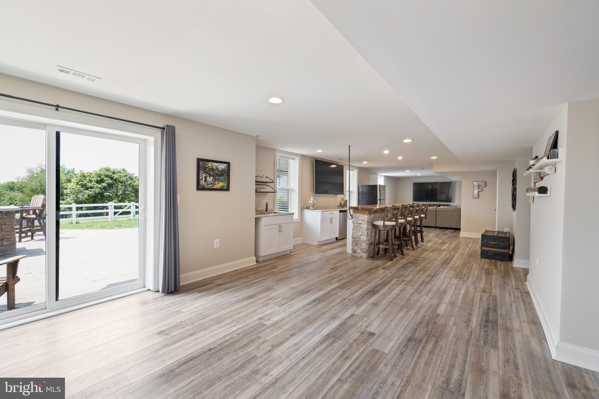 LAKE POINT ROUND HILL - Residential