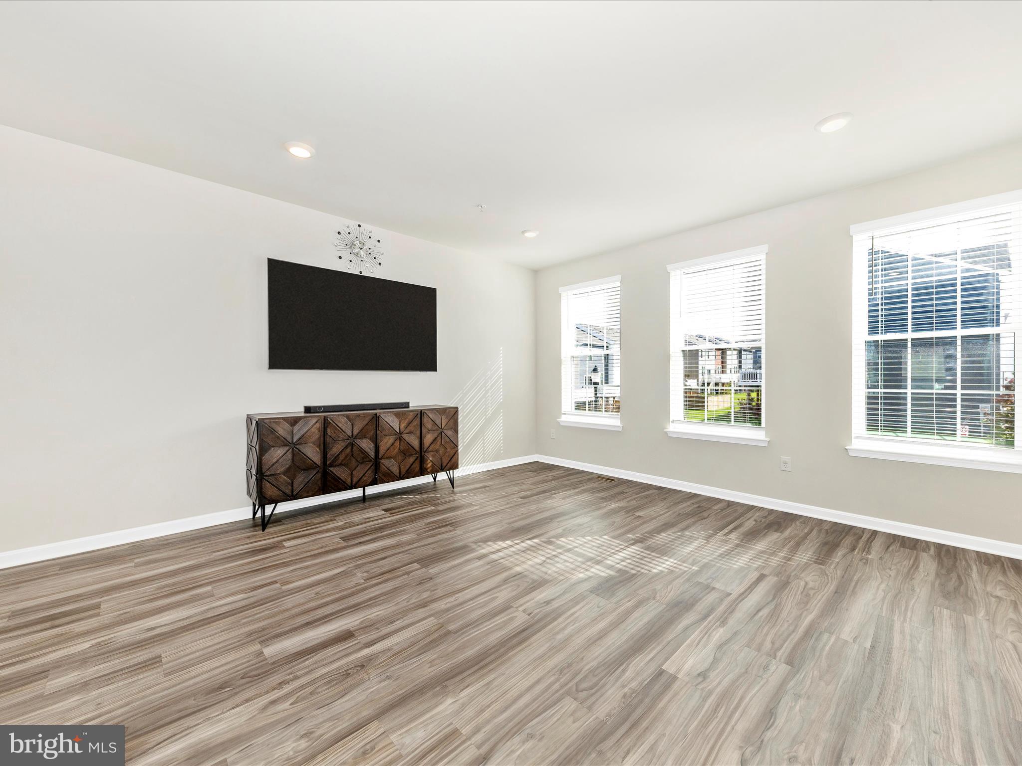 TUSCARORA CREEK - Residential Lease