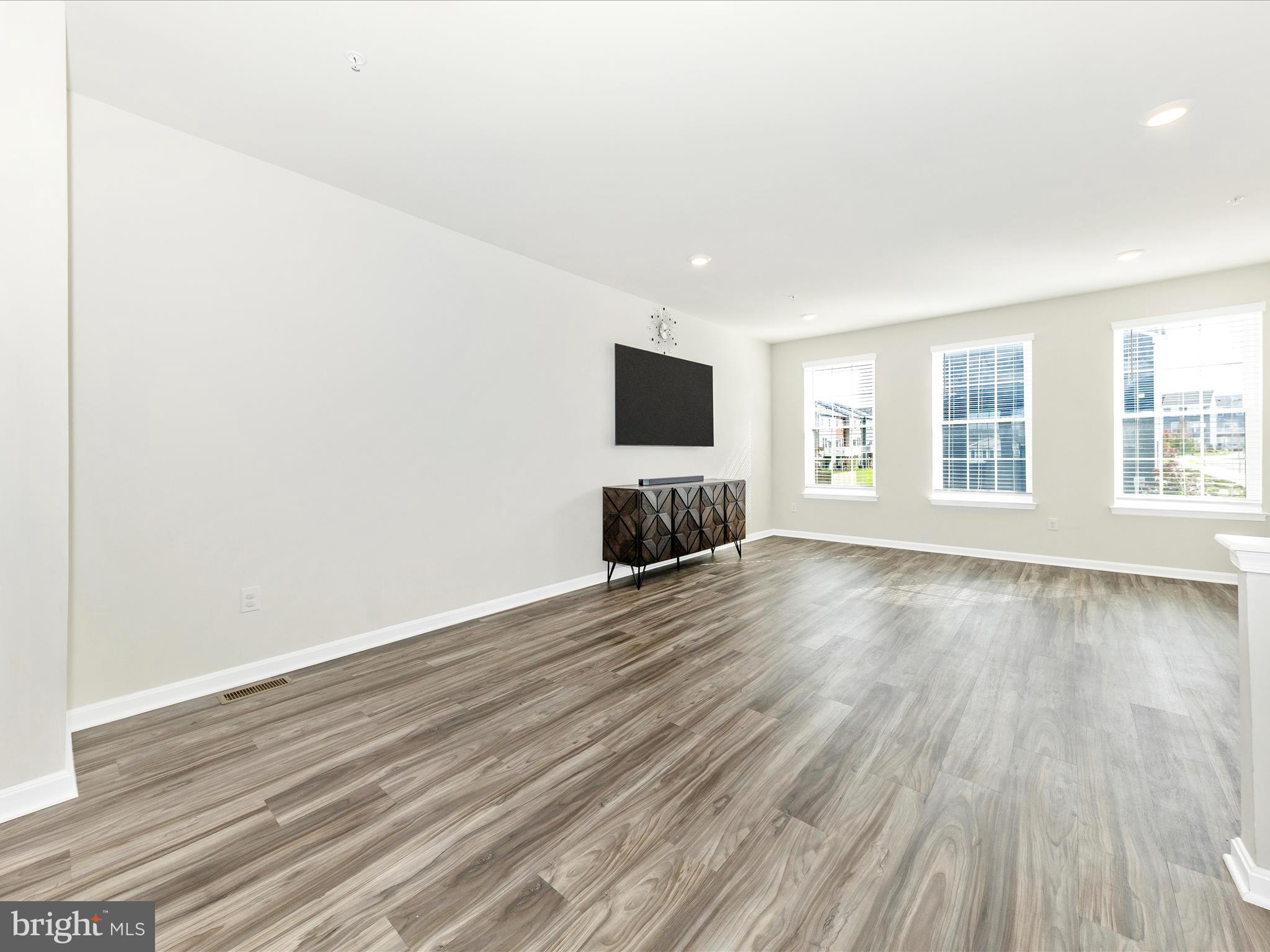 TUSCARORA CREEK - Residential Lease