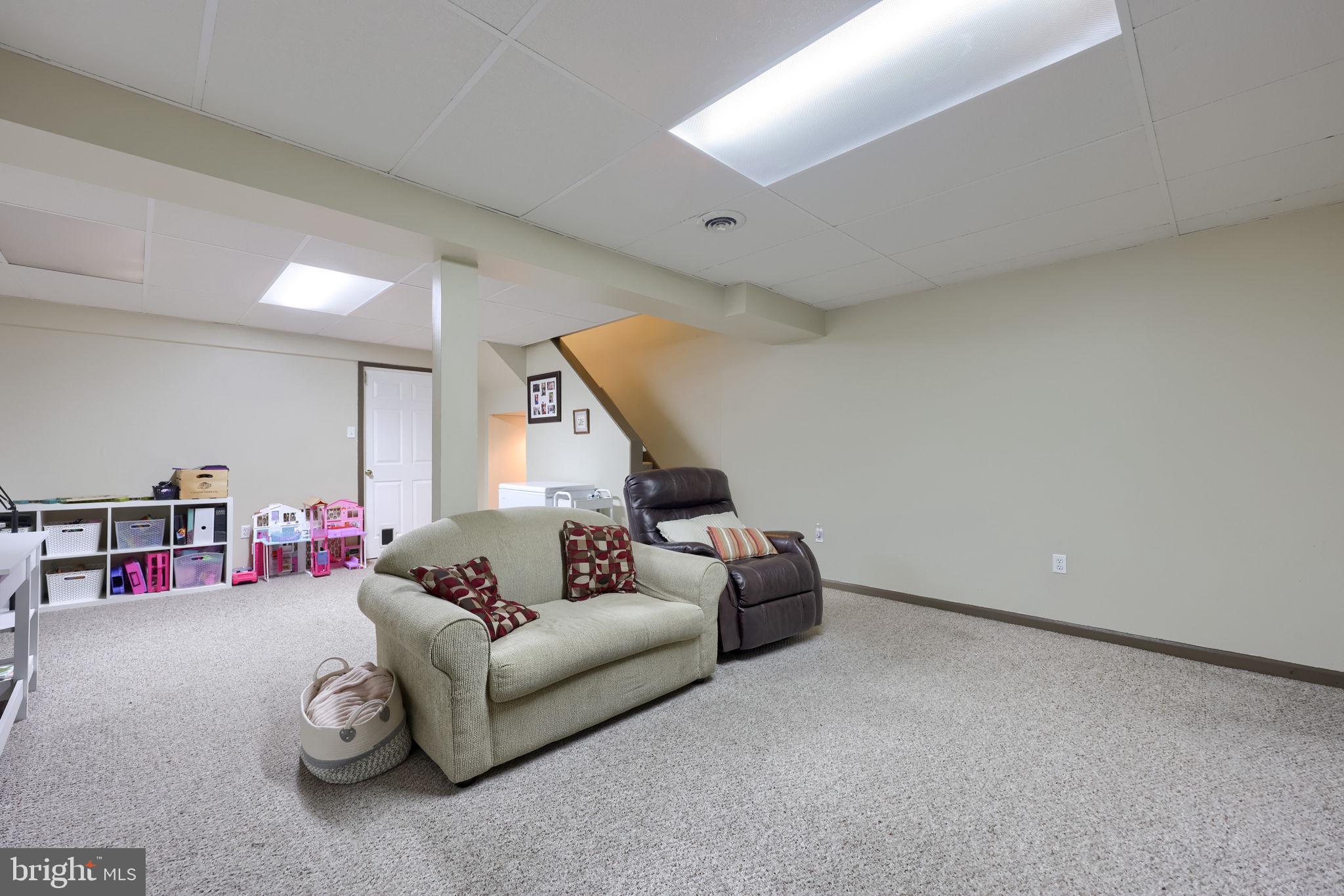 SINKING SPRING - Residential