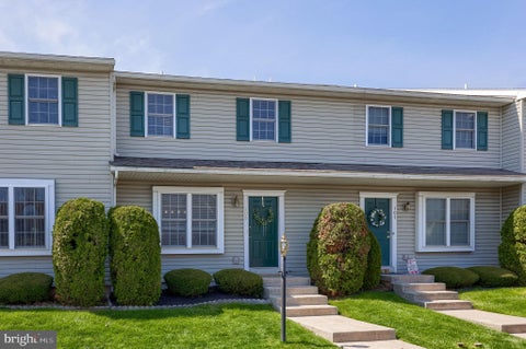 Townhouse For Sale - 105 Canberra Ct<br/> READING, PA 19608