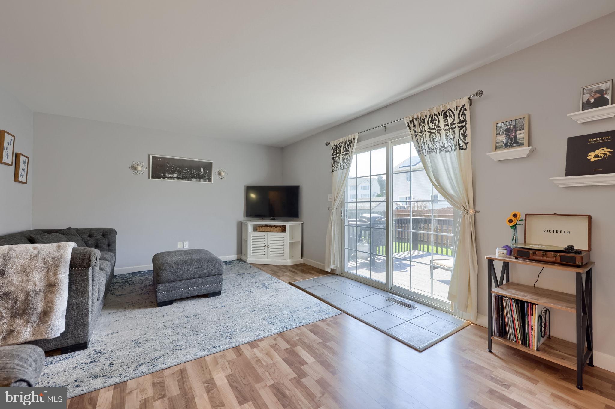 SINKING SPRING - Residential