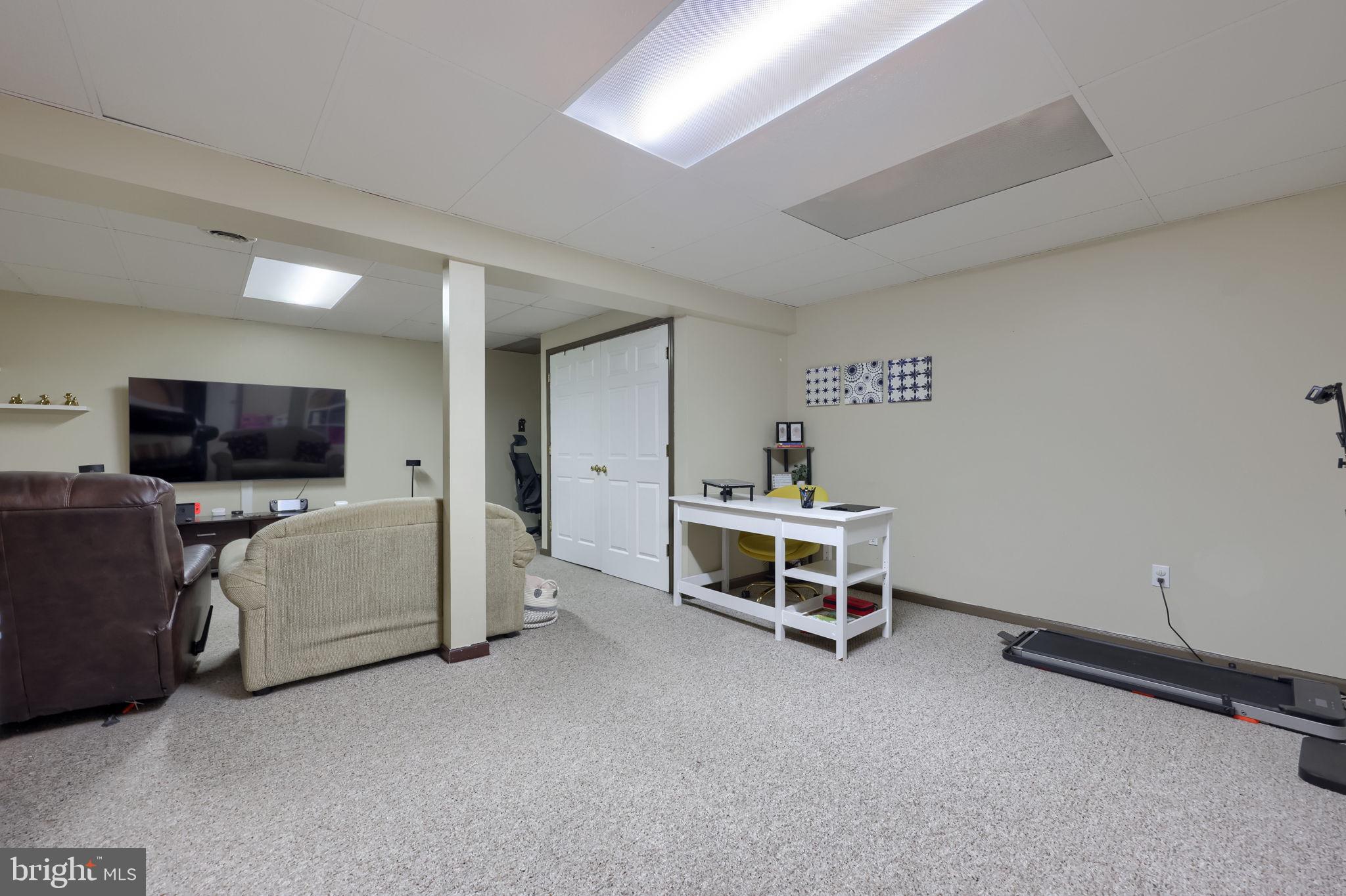 SINKING SPRING - Residential