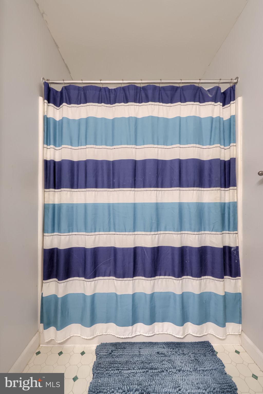 SINKING SPRING - Residential