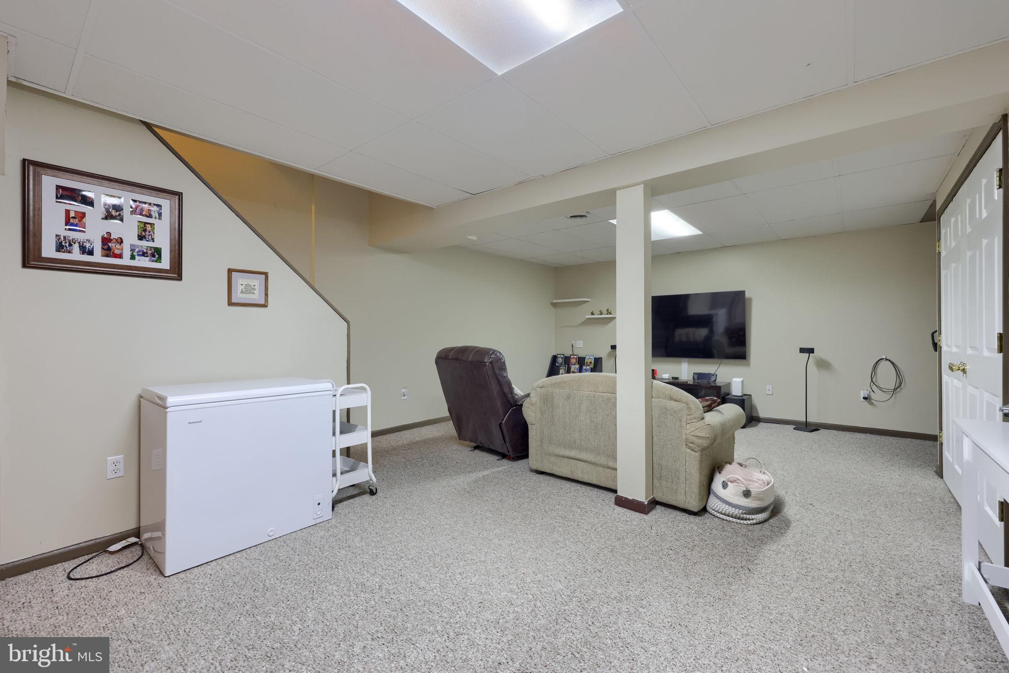 SINKING SPRING - Residential