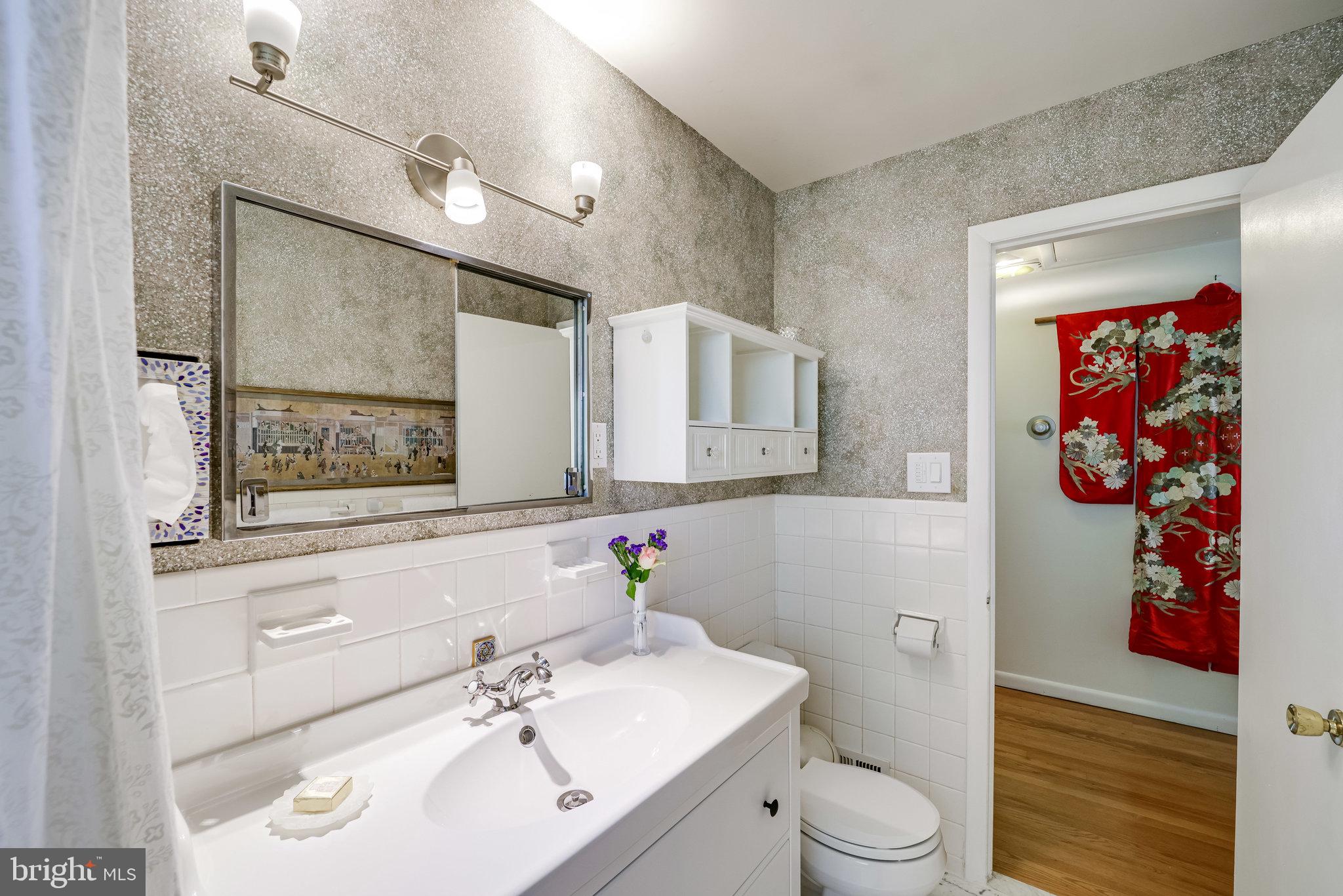 HICKORY KNOLL - Residential