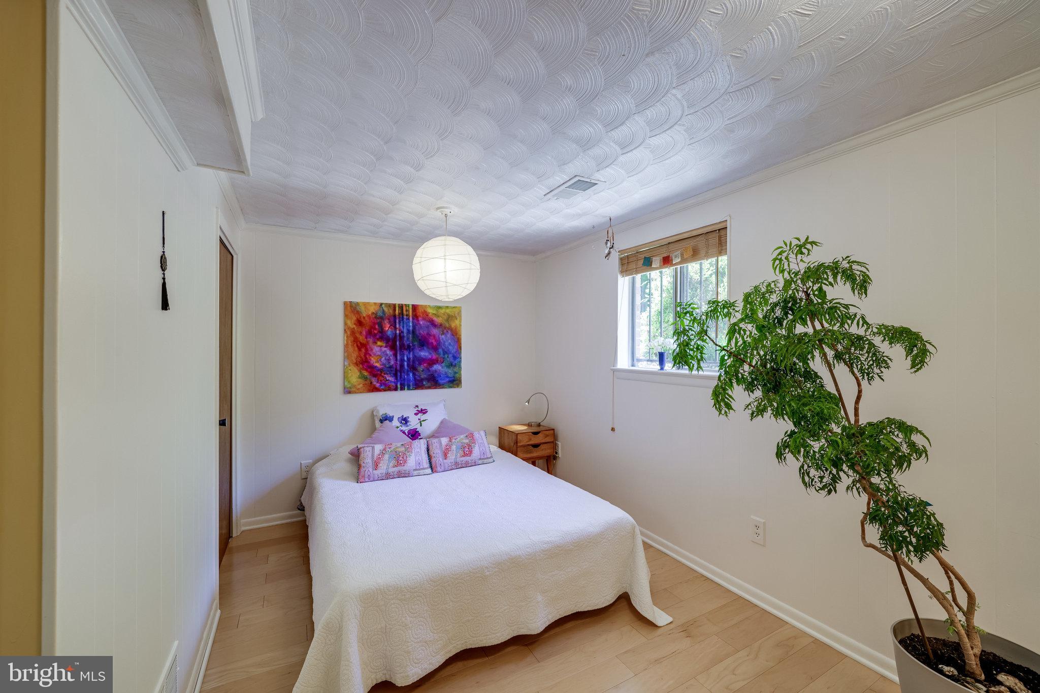 HICKORY KNOLL - Residential