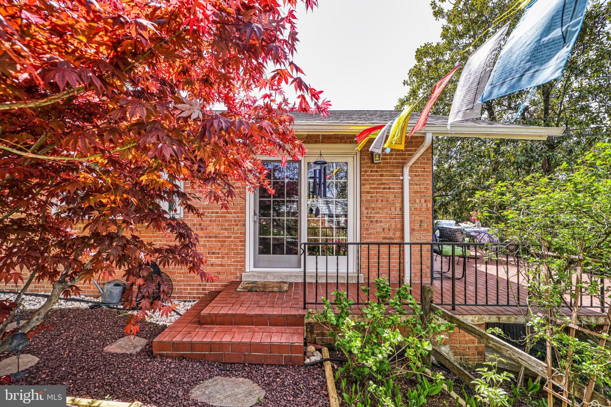 HICKORY KNOLL - Residential