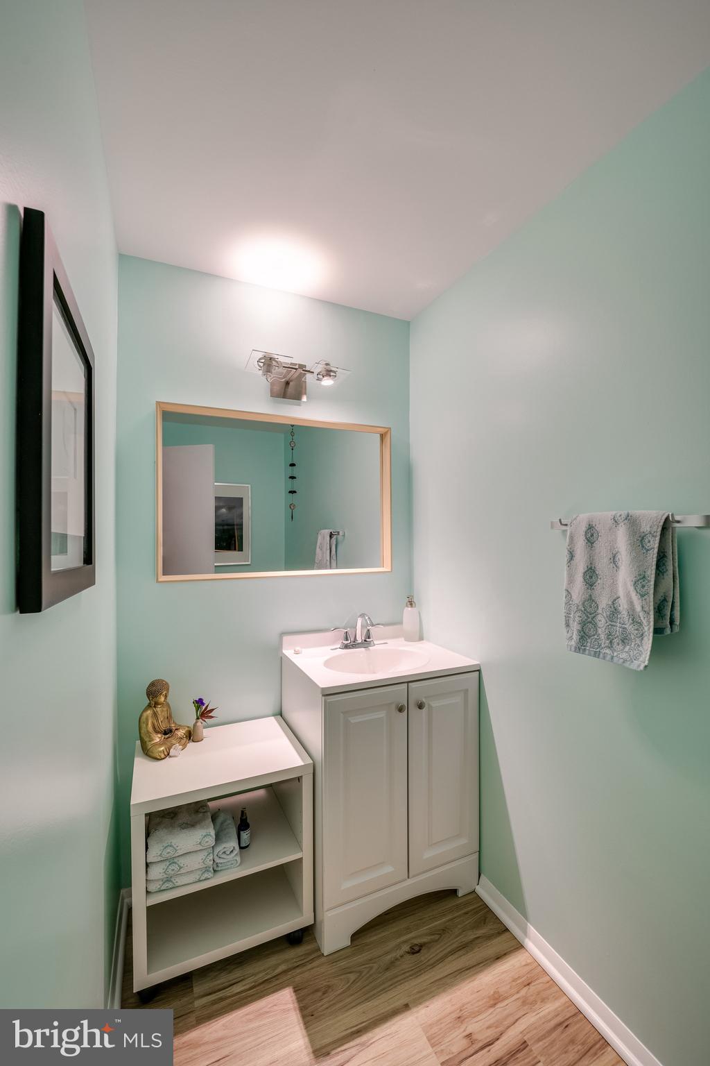 HICKORY KNOLL - Residential