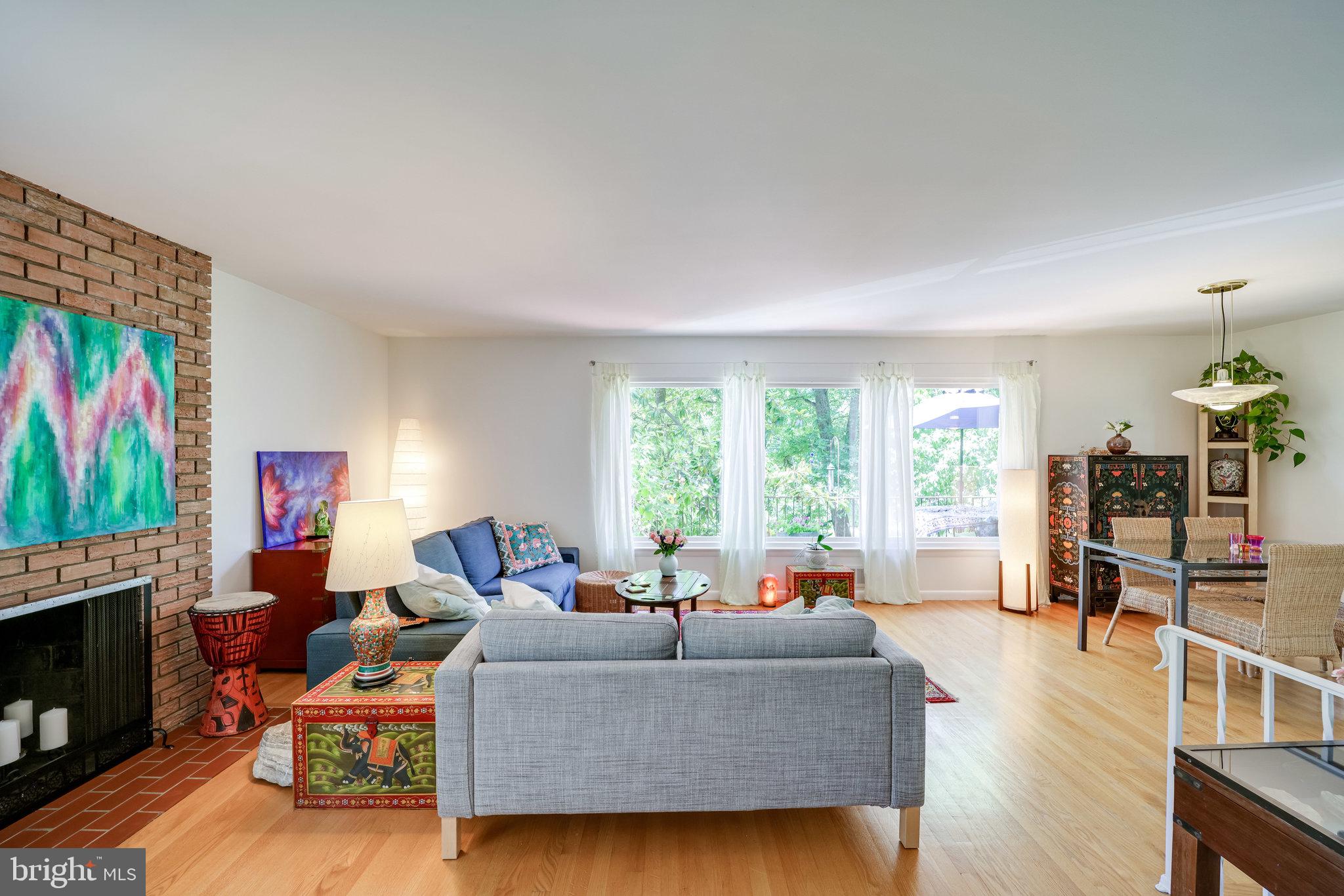 HICKORY KNOLL - Residential