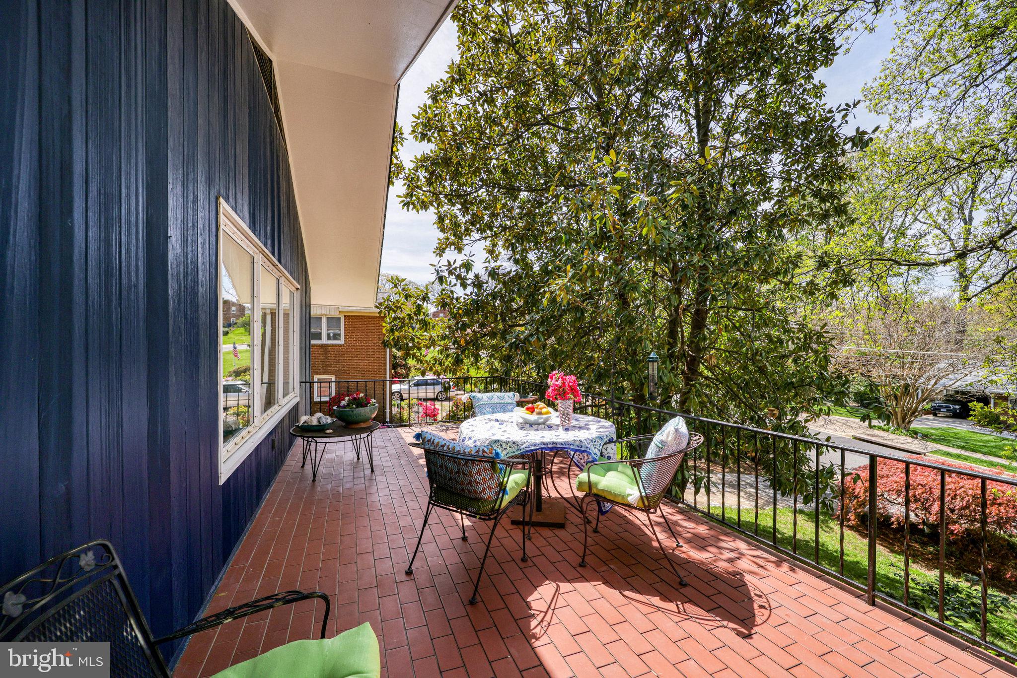 HICKORY KNOLL - Residential