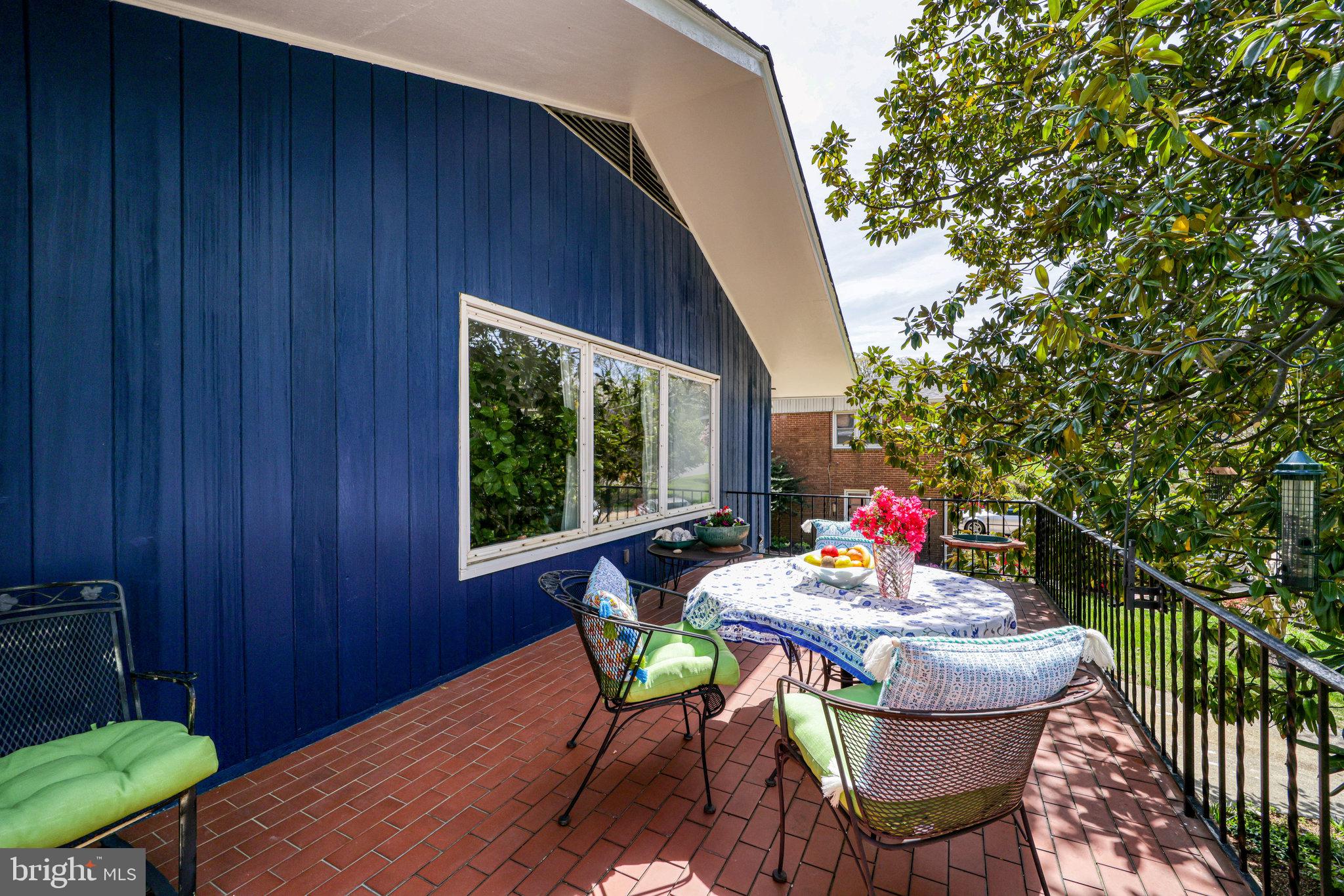 HICKORY KNOLL - Residential