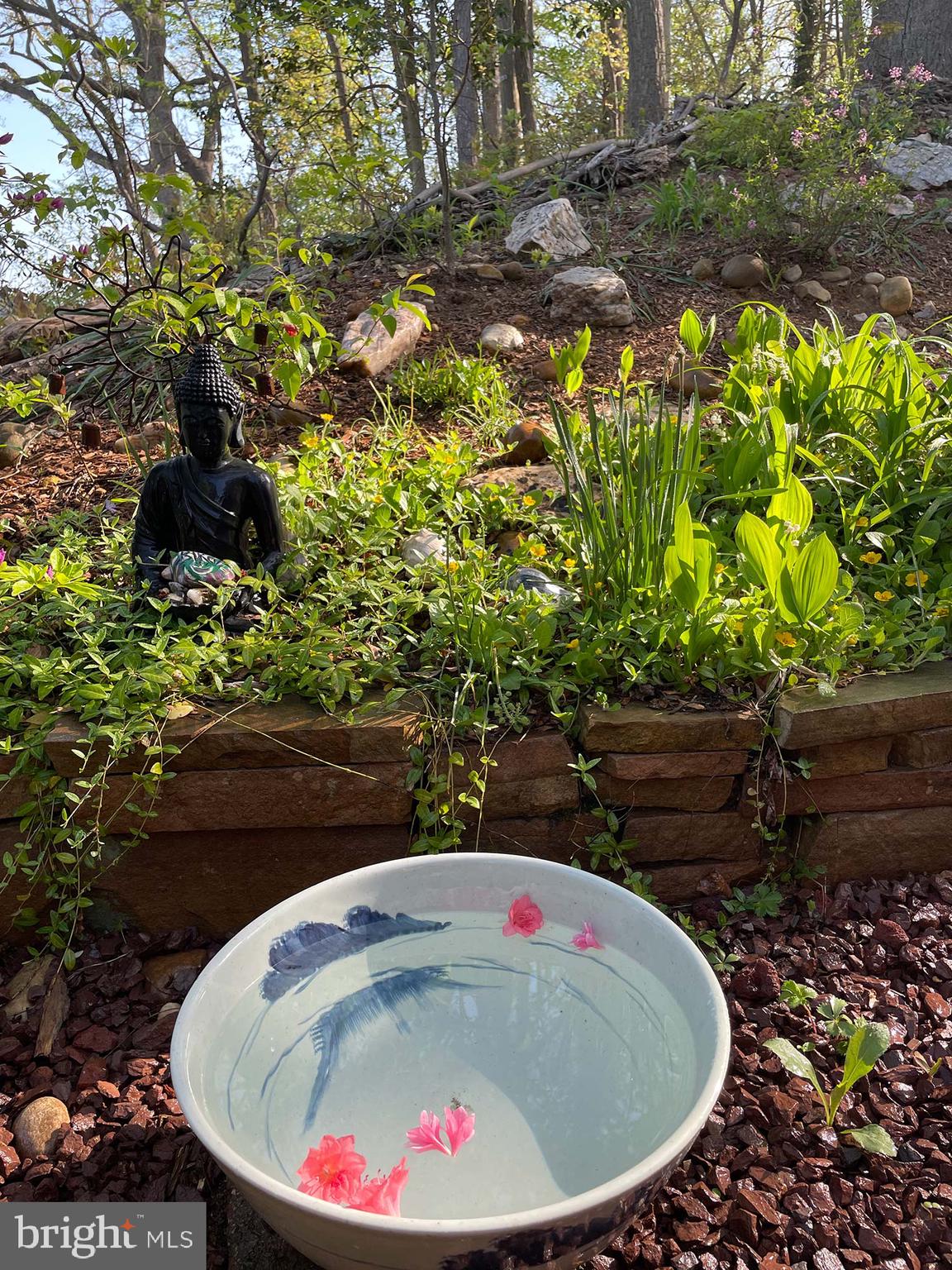 HICKORY KNOLL - Residential