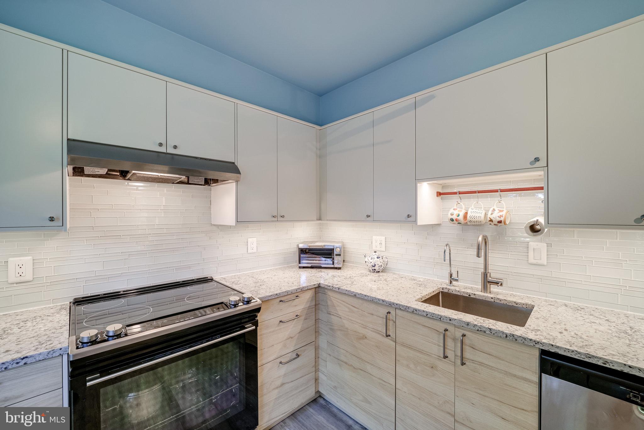 HICKORY KNOLL - Residential