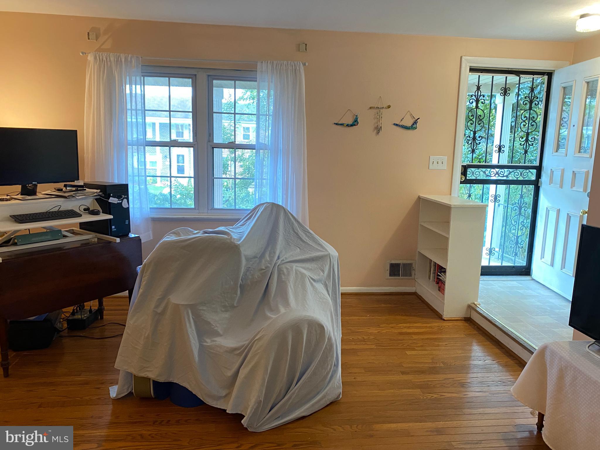 TOWN AND COUNTRY - Residential